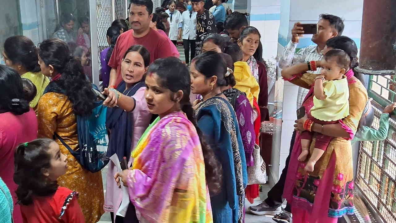 Women have to travel 82 km to get treatment Chamoli Women health care read All Updates in hindi