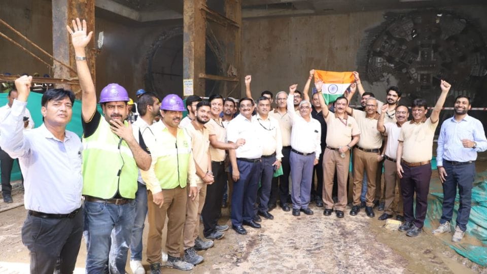 Delhi Metro Construction of tunnel on Golden Line Metro Corridor completed