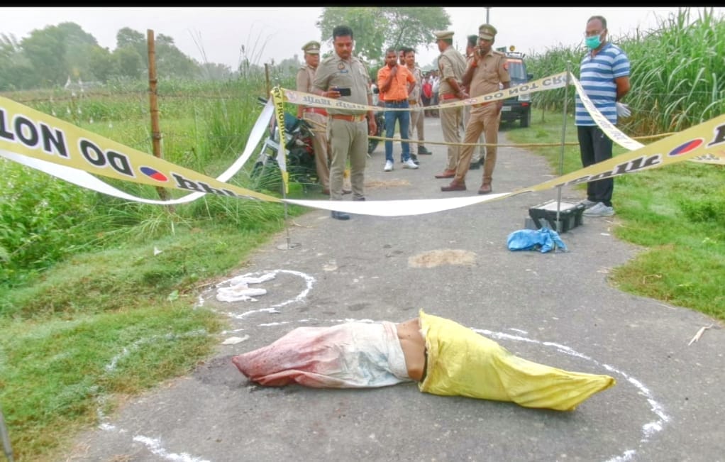 Gonda: The dead body of a girl was stuffed in a sack after her throat was cut, a blood soaked body was found o