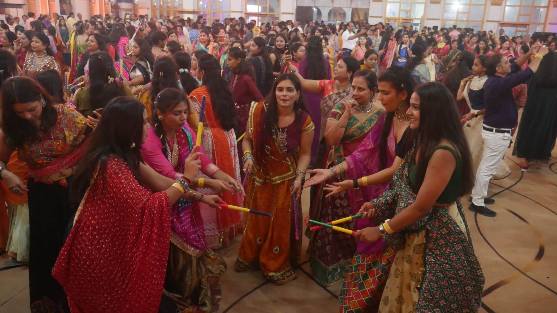 Best Cities in India For Garba And Dandiya Night During Shardiya Navratri 2025