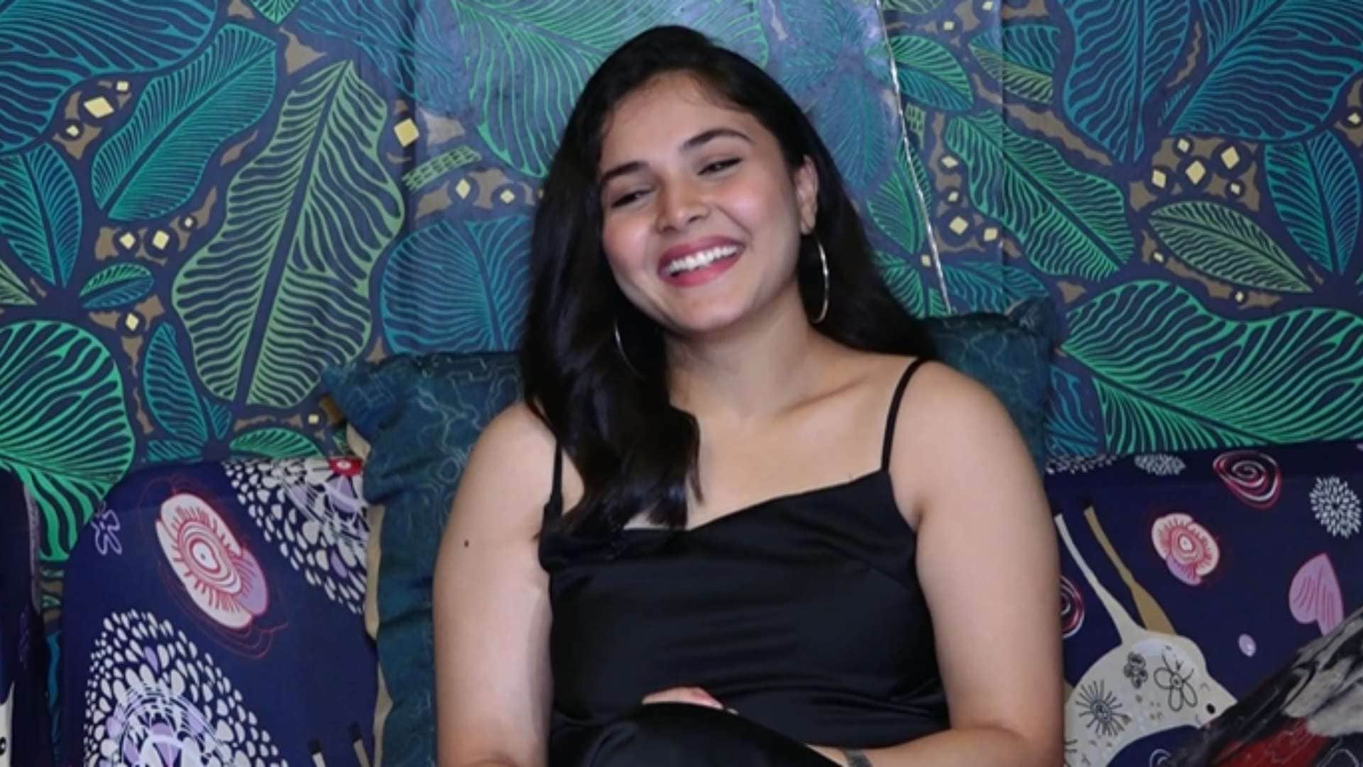 BIGG BOSS 18 CONTESTANT MUSKAN BAMNE INTERVIEW anupamaa fame actress give this message to fans