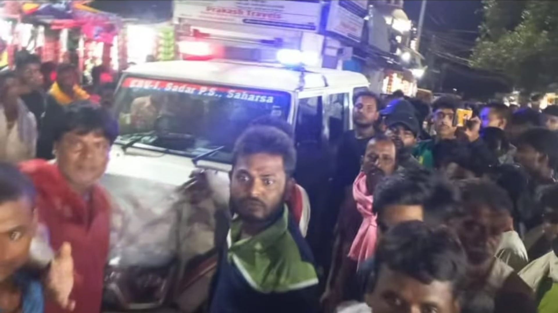 Bihar News: In Saharsa, auto drivers accused policemen of assaulting them while drunk and created ruckus