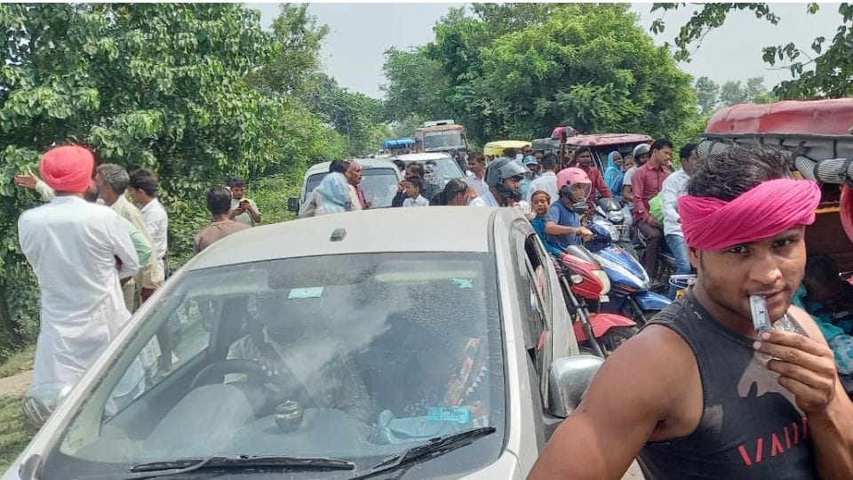 Leopard attacked a young man in Lakhimpur Kheri angry villagers blocked road