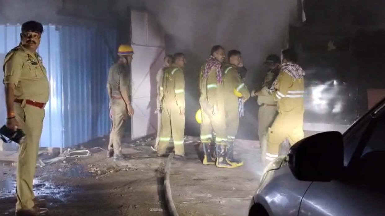 Kanpur: Fire broke out in a cloth warehouse, 12 fire engines were deployed
