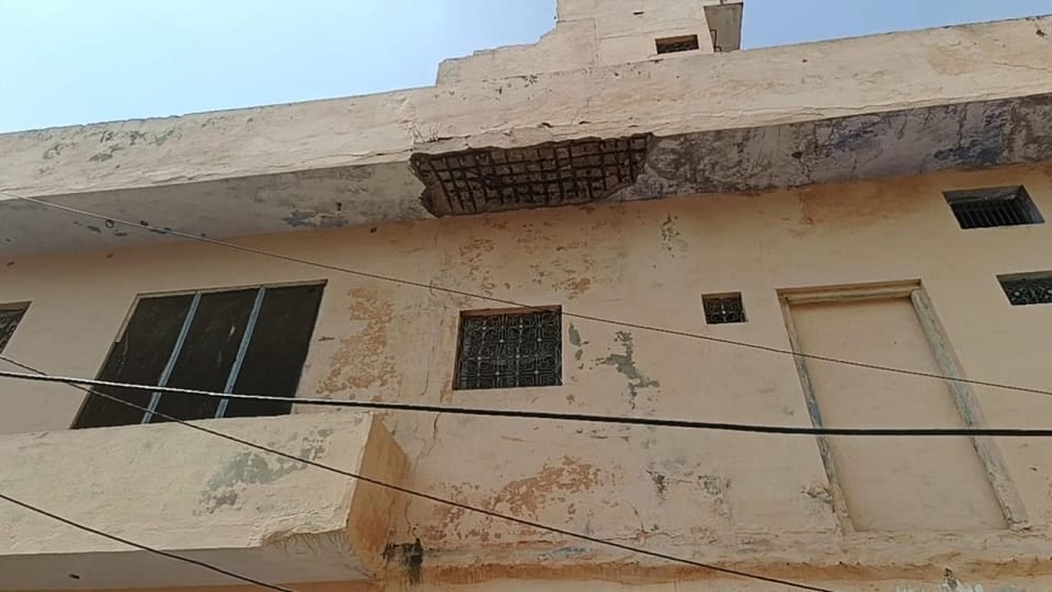 Debris fell from the balcony of a dilapidated building