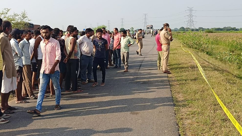 Orai Murder, Body of a young man found in  field on side of the expressway, head and hands were chopped off