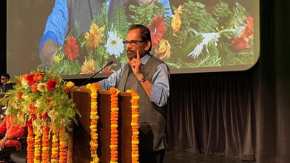 कार्यक्रम को संबोधित करते भाजपा नेता मुख्तार अब्बास नकवी।