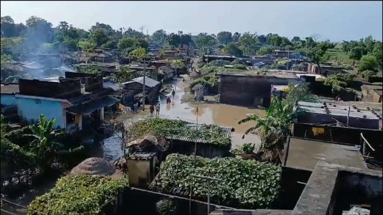 After the increase in water level in Kushinagar, now there is a danger of disease.