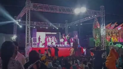 पंजाब में लोगों पर गिरा पंडाल: चल रहा था माता का जागरण, तेज आंधी से गिरा लोहे का जंगला, महिला की मौत Iron grill Pandal collapse due to storm in Ludhiana woman dies