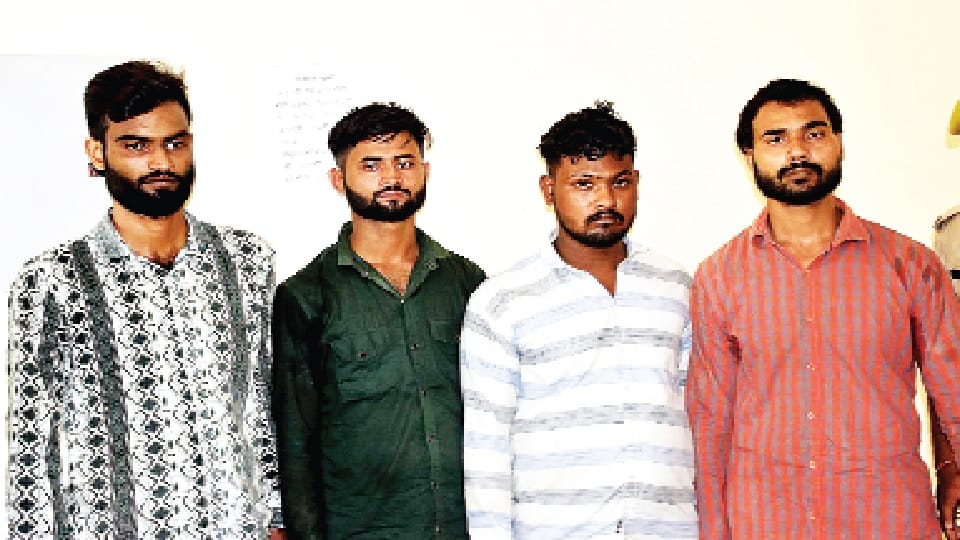 Moradabad: Salesman conspired with his cousins rob liquor company agent, four arrested