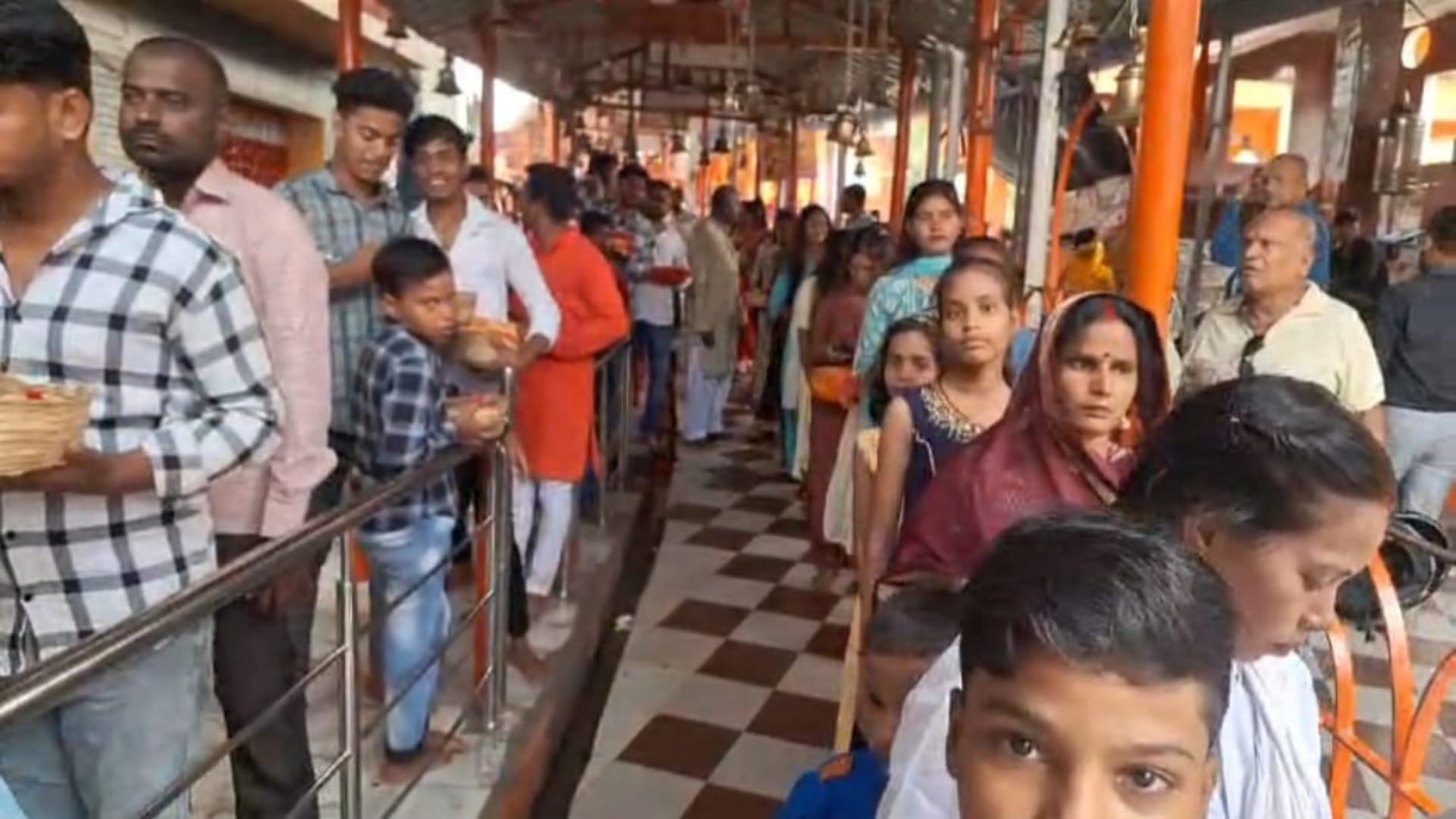Navratri 2024: huge crowd of devotees gathered at Maa Tarachandi Dham, devotees have special faith in Navratri