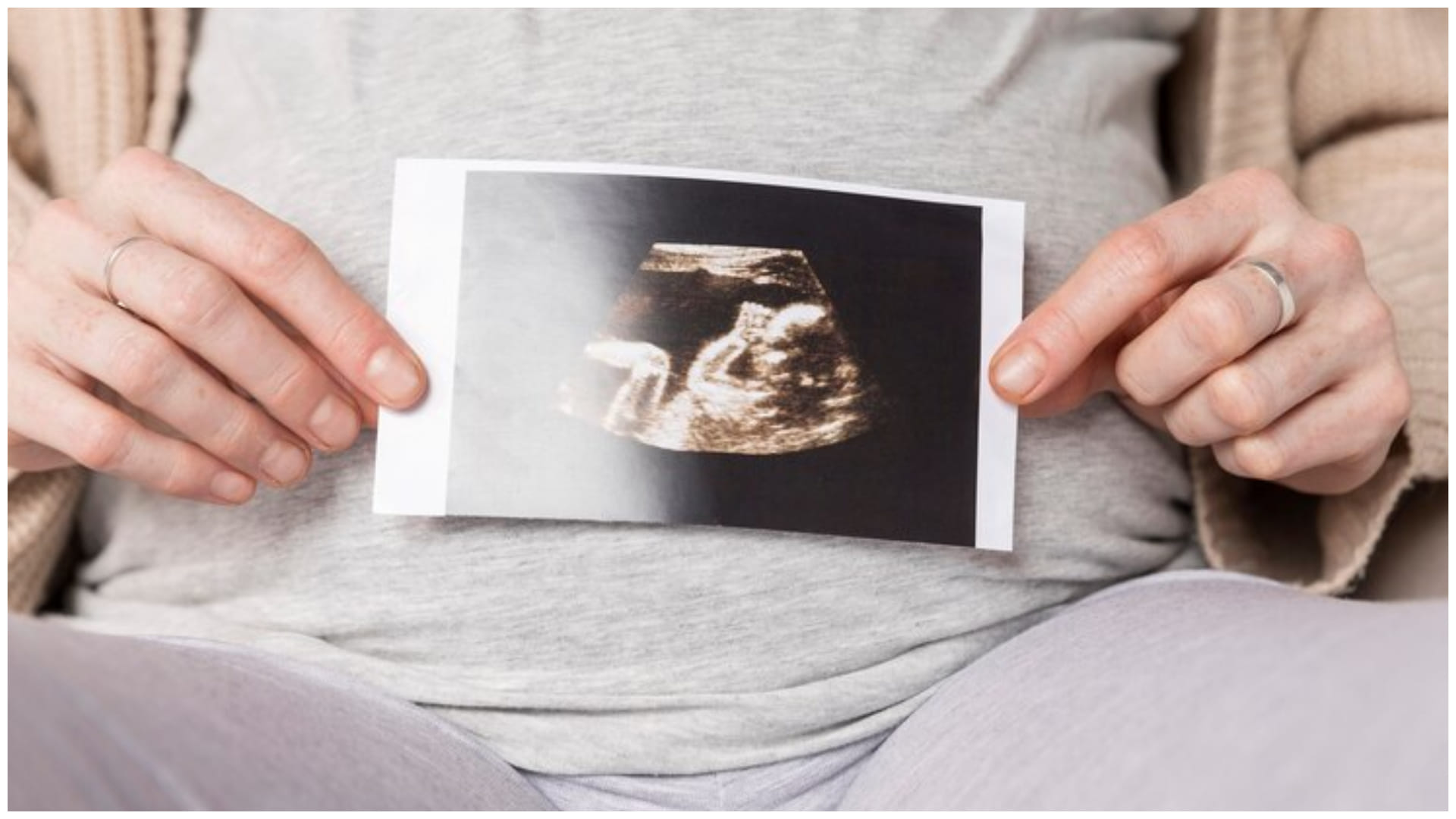 how smoking affects pregnant women know pregnancy me smoking se kya dikkat hoti hai