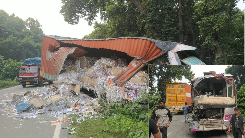 Nepalese passenger bus and truck collided in Shahjahanpur