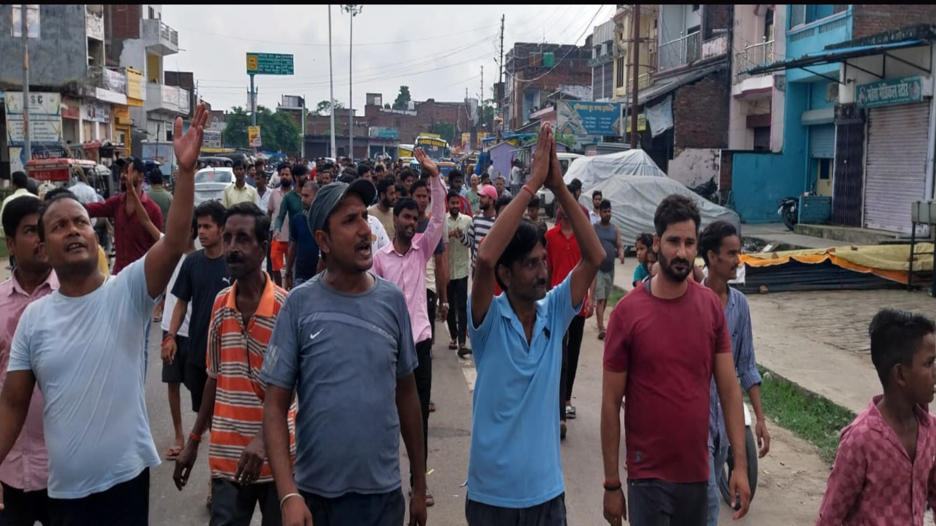Local people demonstrated in Siddharthnagar demanding hanging of molestation accused.