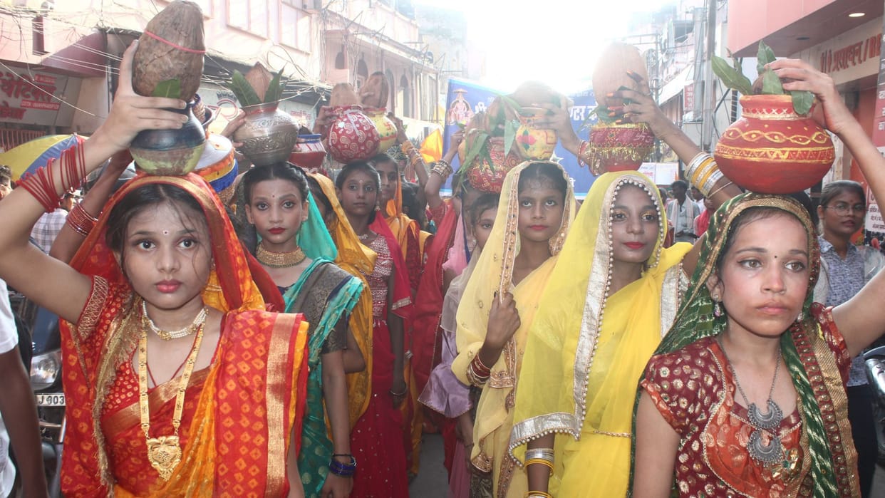 Children of 18 gotras Agrakul took form of Maharaj Agrasen 25 people were honored