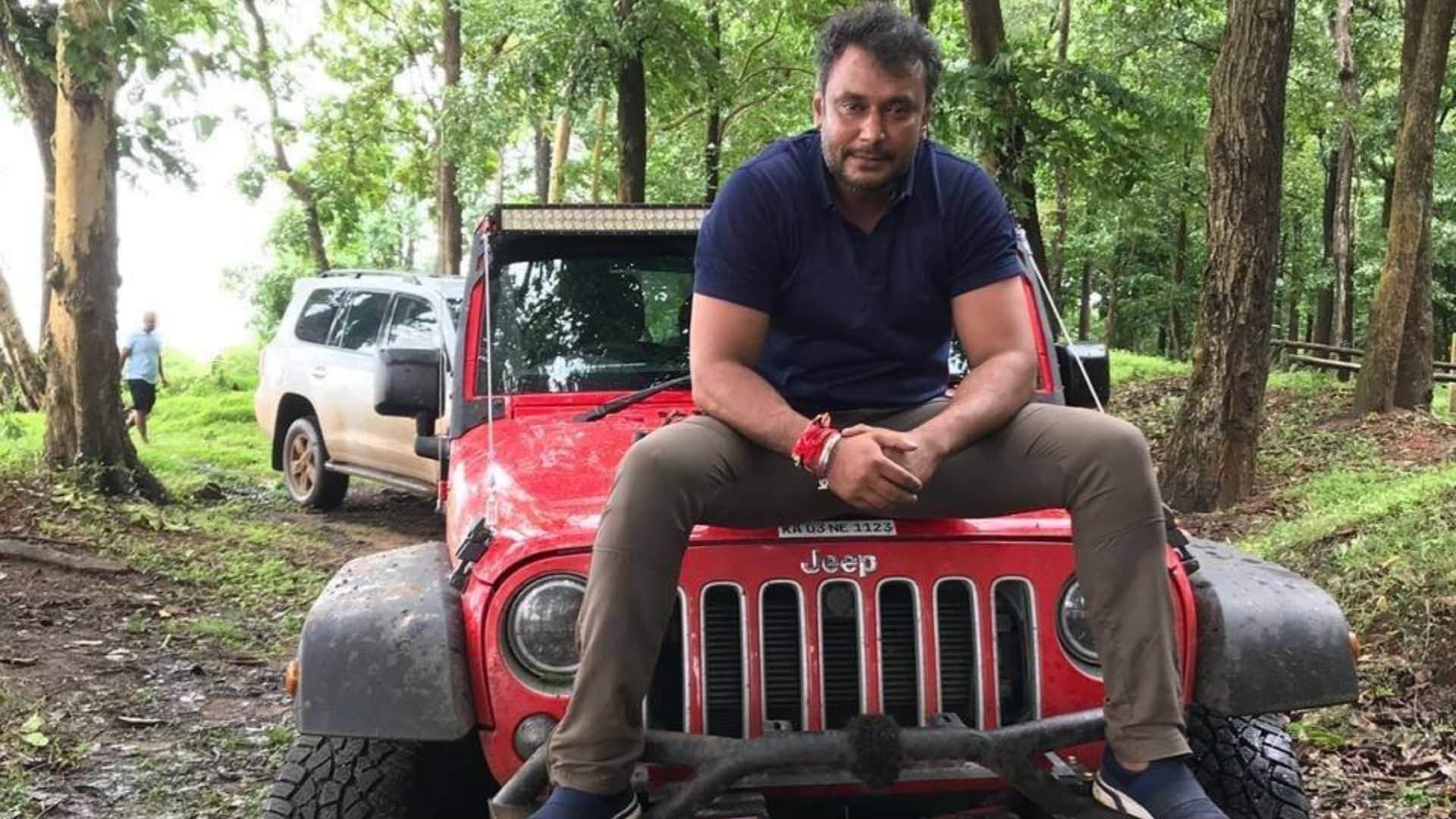 Kannada Actor Darshan is reported mentally ill also facing severe back paon problem supernataural experiences