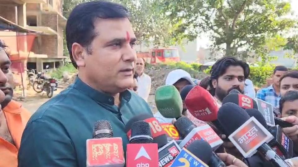 Dasna Shiv Shakti Dham Temple Mahant Yeti Narasimhanand MLA Nandkishore Gurjar