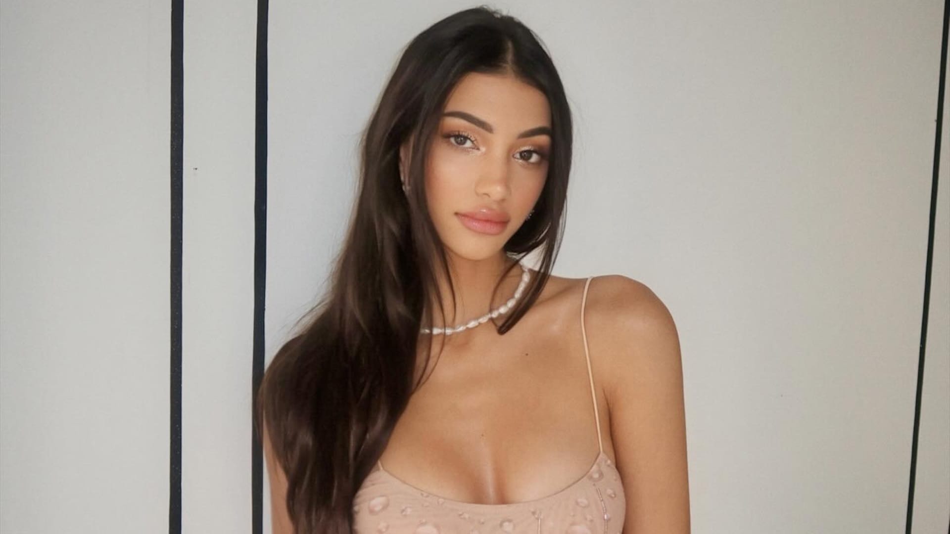Salman Khan shared post of ananya panday sister alana panday and praises her for the tribe show