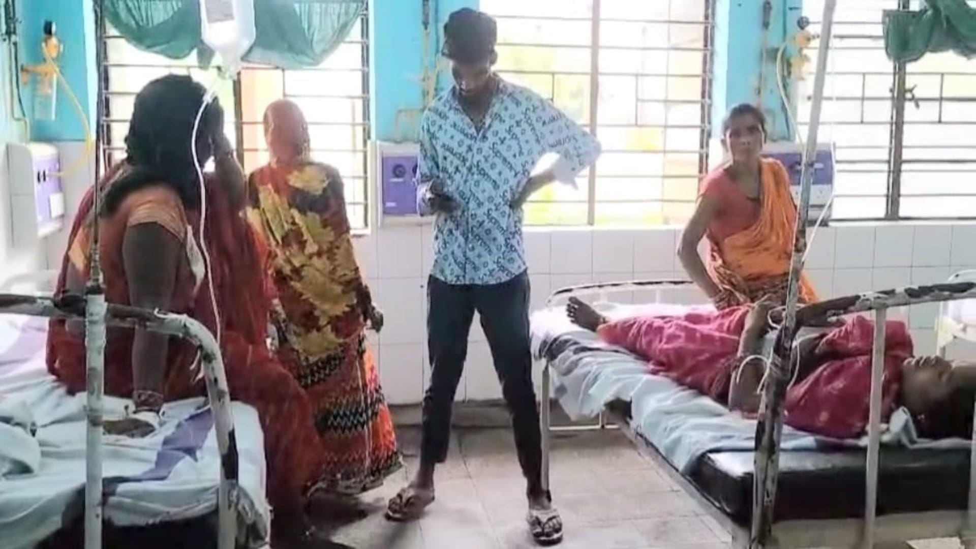 Bettiah News: son-in-law stabbed mother-in-law and wife with a knife in money dispute, condition critical