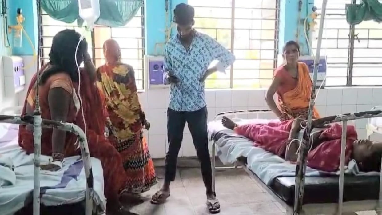 Bettiah News: son-in-law stabbed mother-in-law and wife with a knife in money dispute, condition critical