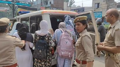 Muzaffarnagar: Prostitution was going on in the city, boys and girls were sitting in the dark room