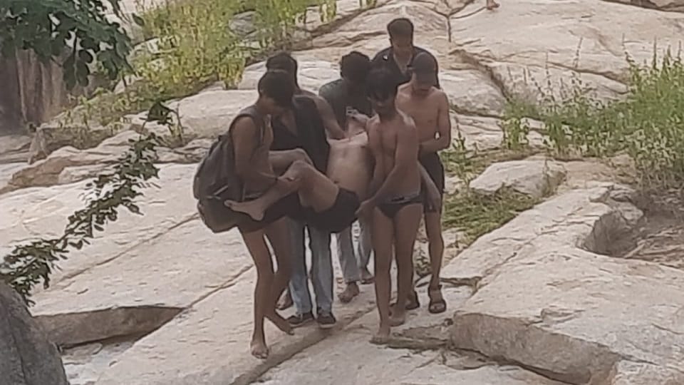 Student dies after drowning in Devpahari waterfall had gone for picnic with friends in Korba