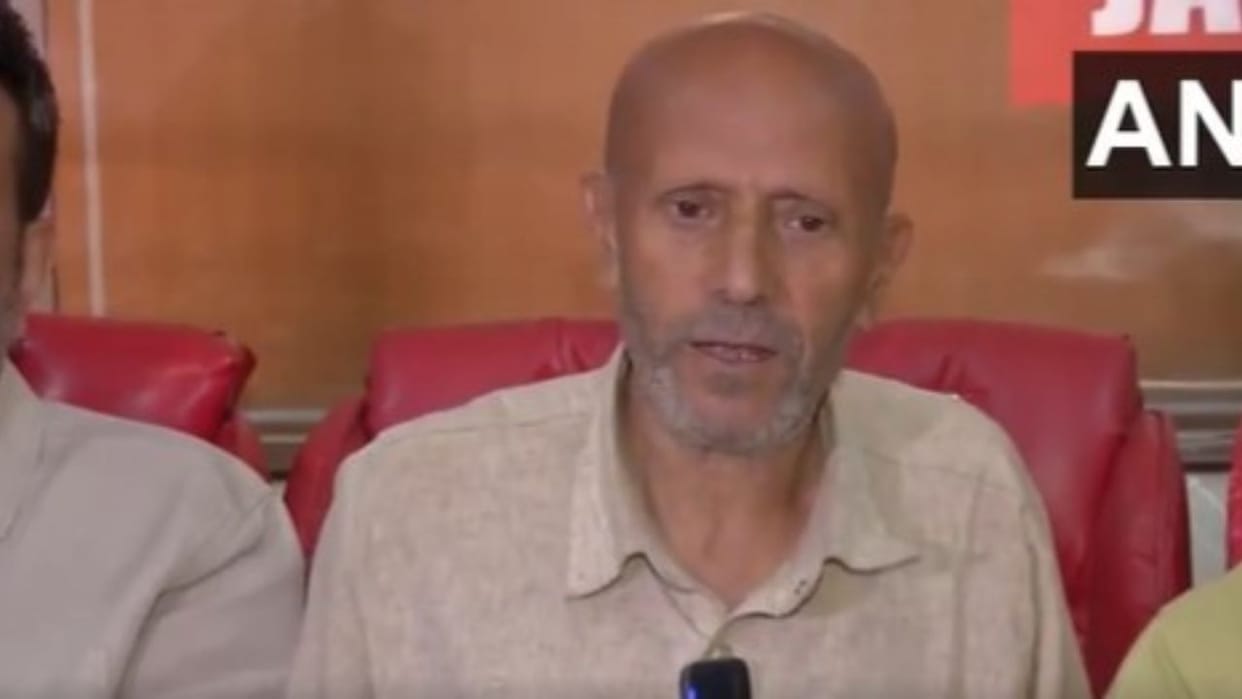 Jammu Kashmir: MP Rashid met LG, raised issues of dismissed employees and prisoners