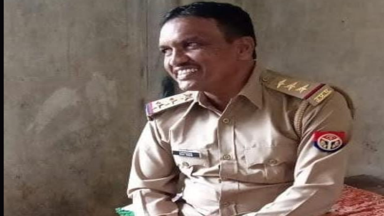 Police arrested a person who cheated wearing police uniform in Kushinagar