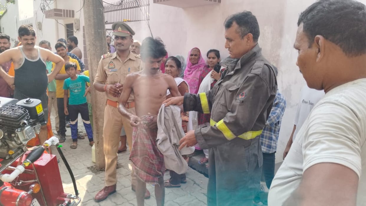 A man self immolated himself in his room in Alambagh Lucknow.