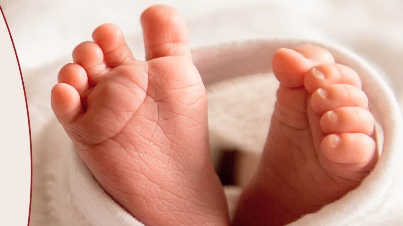 why do newborns cry when they are born why does it take them weeks to laugh know science behind it