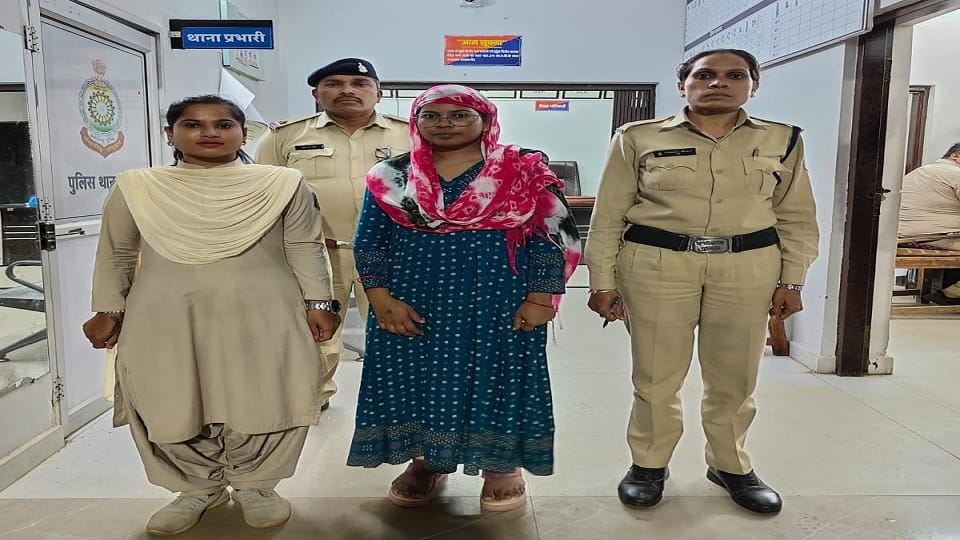 पुलिस की गिरफ्त में आरोपी