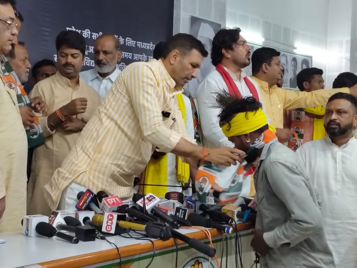 MP: Even before the assembly by-election, workers of Budhni's BJP and Gaudvana Ganatantra Party joined Congres
