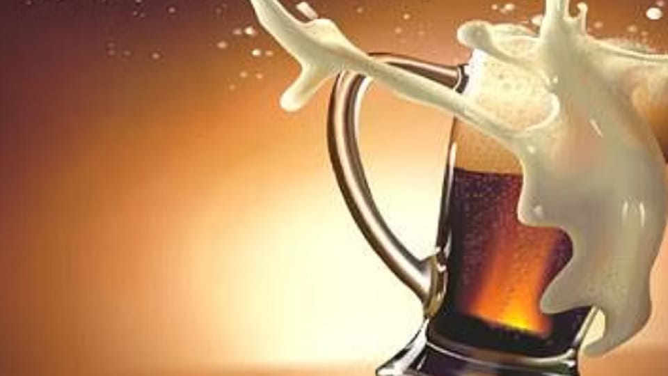 Muzaffarnagar: Ten rupees extra recovery on every can of beer, excise inspectors got caught