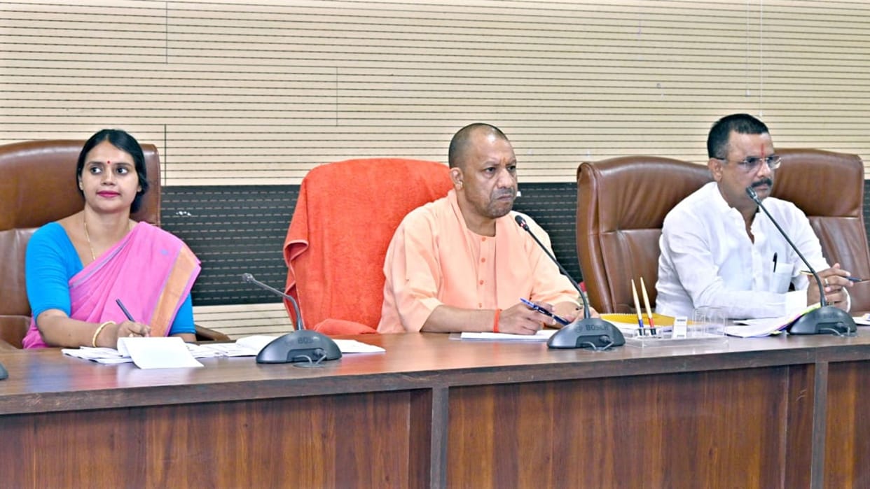 instructions of CM Yogi on cyber crime in varanasi Police should be vigilant during festivals negligence is un