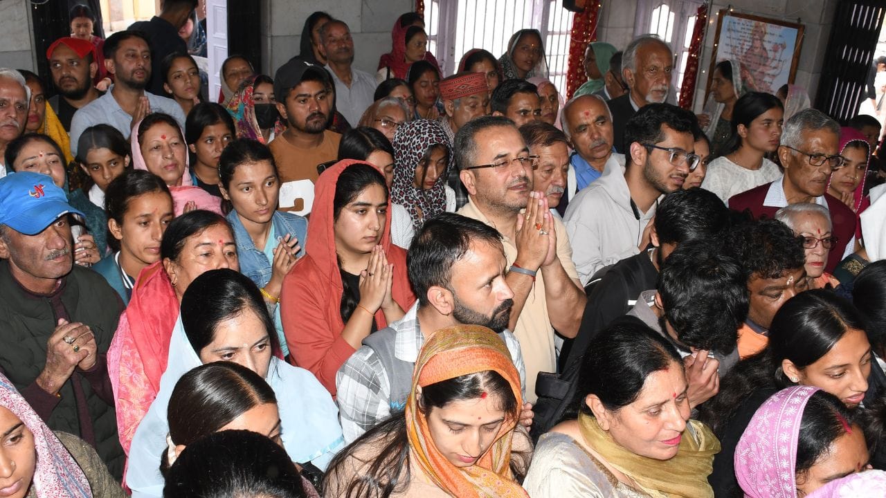 Shardiya Navratri 2024 5th Day 43 thousand devotees paid obeisance at Shaktipeeths in Himachal on Monday