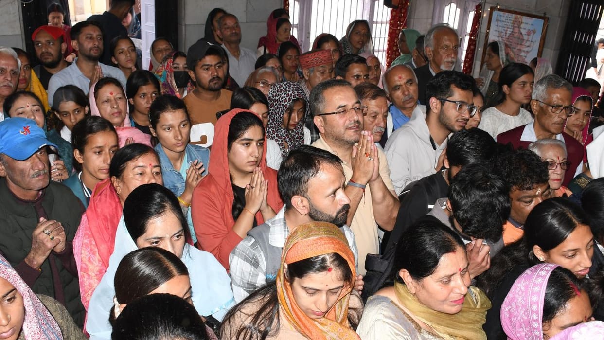 Shardiya Navratri 2024 5th Day 43 thousand devotees paid obeisance at Shaktipeeths in Himachal on Monday