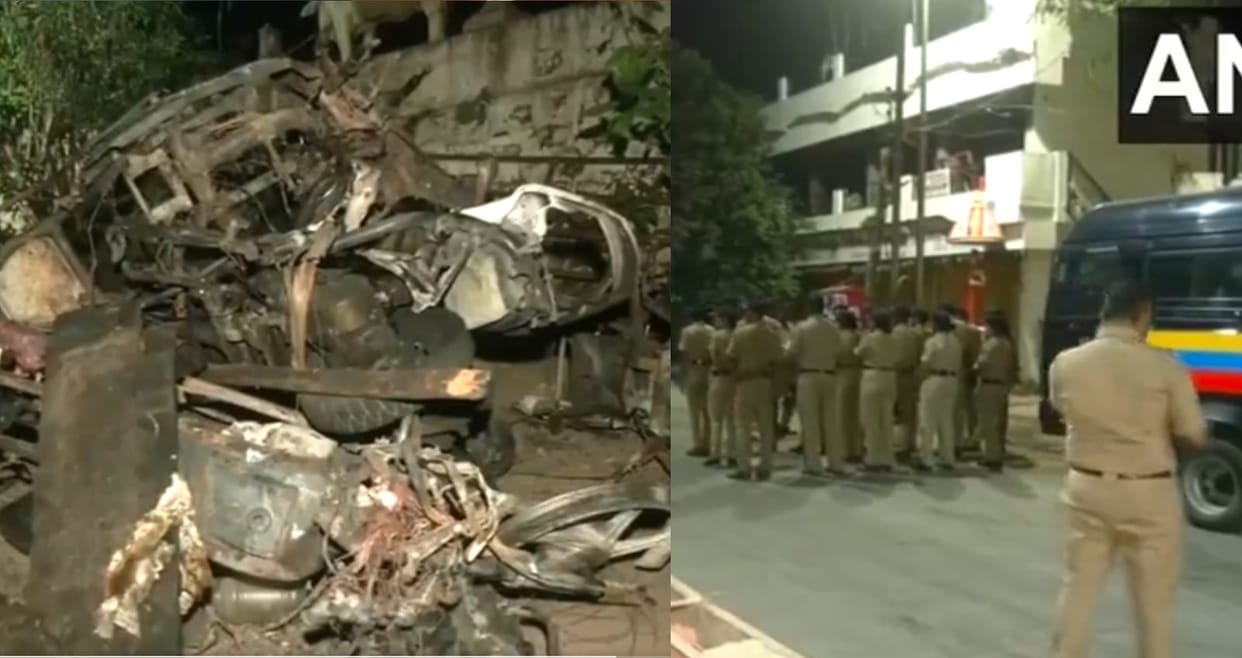Violent clash between two communities in Akola Maharashtra auto-bike set on fire