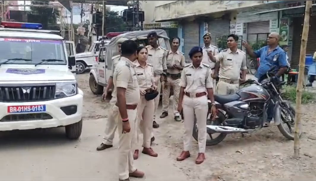 Bihar News: Retired officer of Patna Secretariat murdered, criminals shot five bullets over dispute, Police