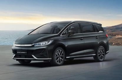 BYD eMAX 7 Electric MPV launched in India Know Price Range Features Battery Specifications Details