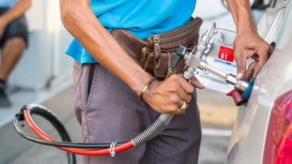 Mumbai CNG Crisis: Pipeline Damage Triggers Pump Shutdowns, Long Queues Across City