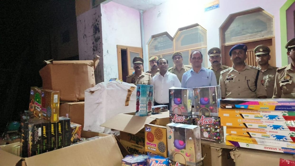 Police recovered huge cache of firecrackers from tent warehouse in Shahjahanpur