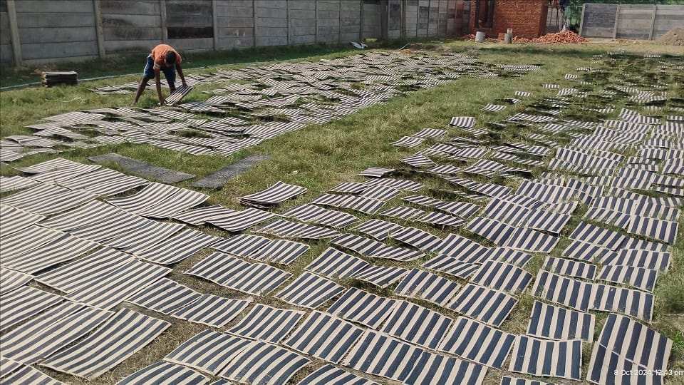 Firecracker factory was running without license in Saharanpur, illegal firecrackers caught in meerut