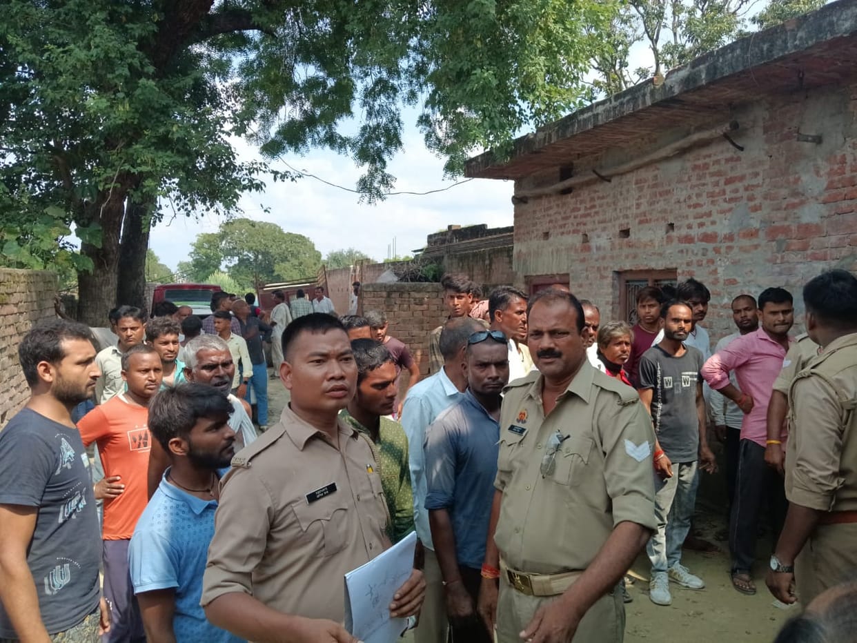 three died in blast in gonda.