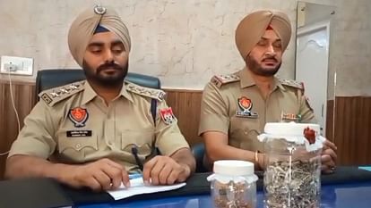 अंतरराज्यीय चोर गिरोह का पर्दाफाश: CIA मोहाली ने पकड़ा गैंग, 10 आरोपी सभी यूपी के, दो कार, ढेर सारा गोल्ड मिला CIA Mohali arrested interstate thief gang 10 member all from UP