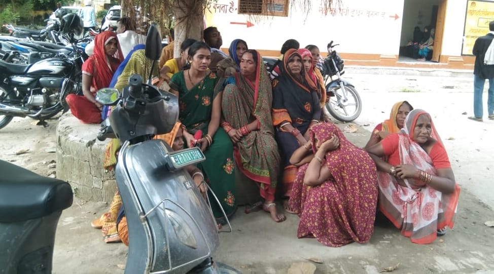 Fatehpur Accident, Unknown vehicle hit the bike, student died, two in critical condition, admitted to hospital