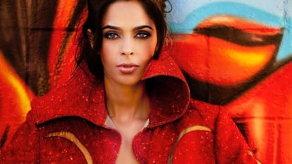 Mallika Sherawat become uncomfortable during the bold scene in Murder said this for Emraan Hashmi