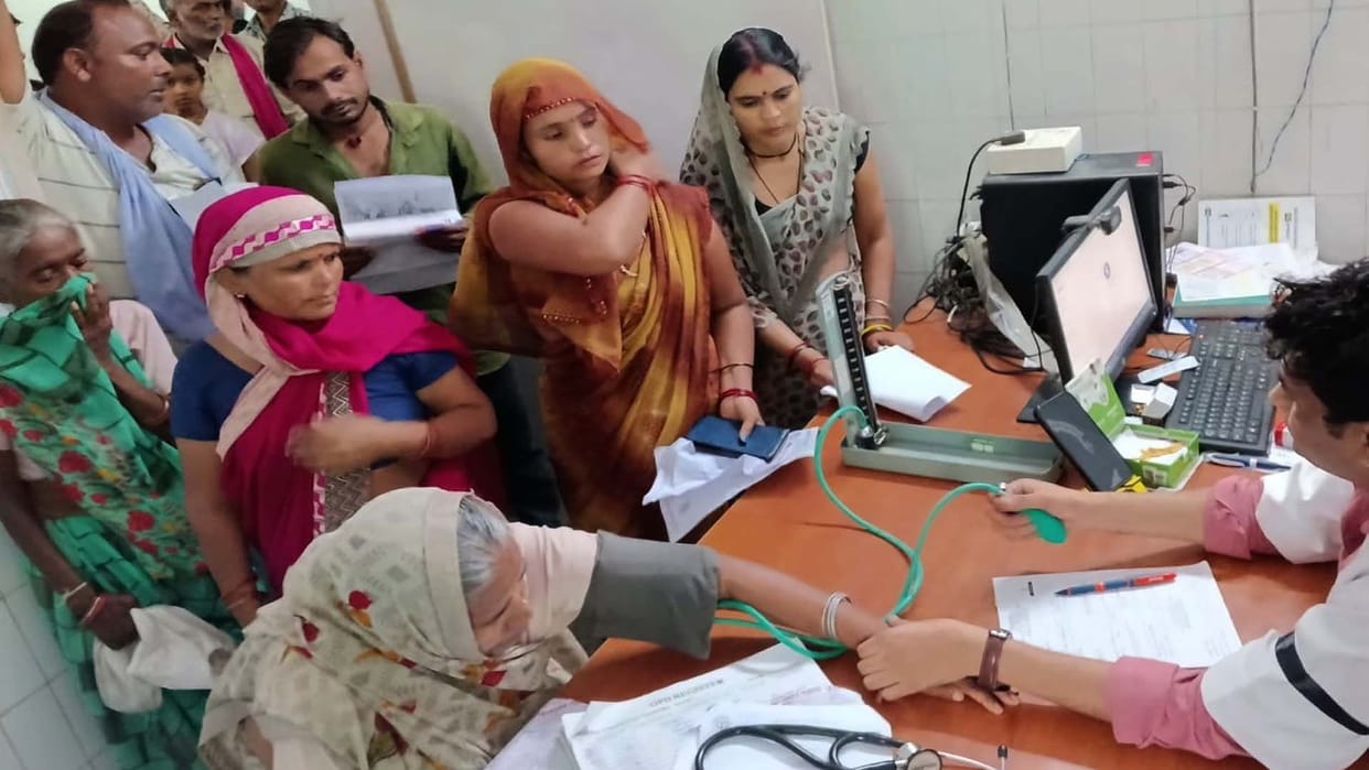 Mahoba: Two including an innocent child died due to fever