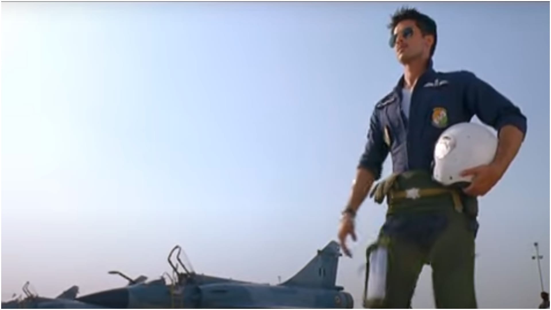 Air Force Day 2024 Bollywood films show power of soldiers after watching you will feel proud of the country
