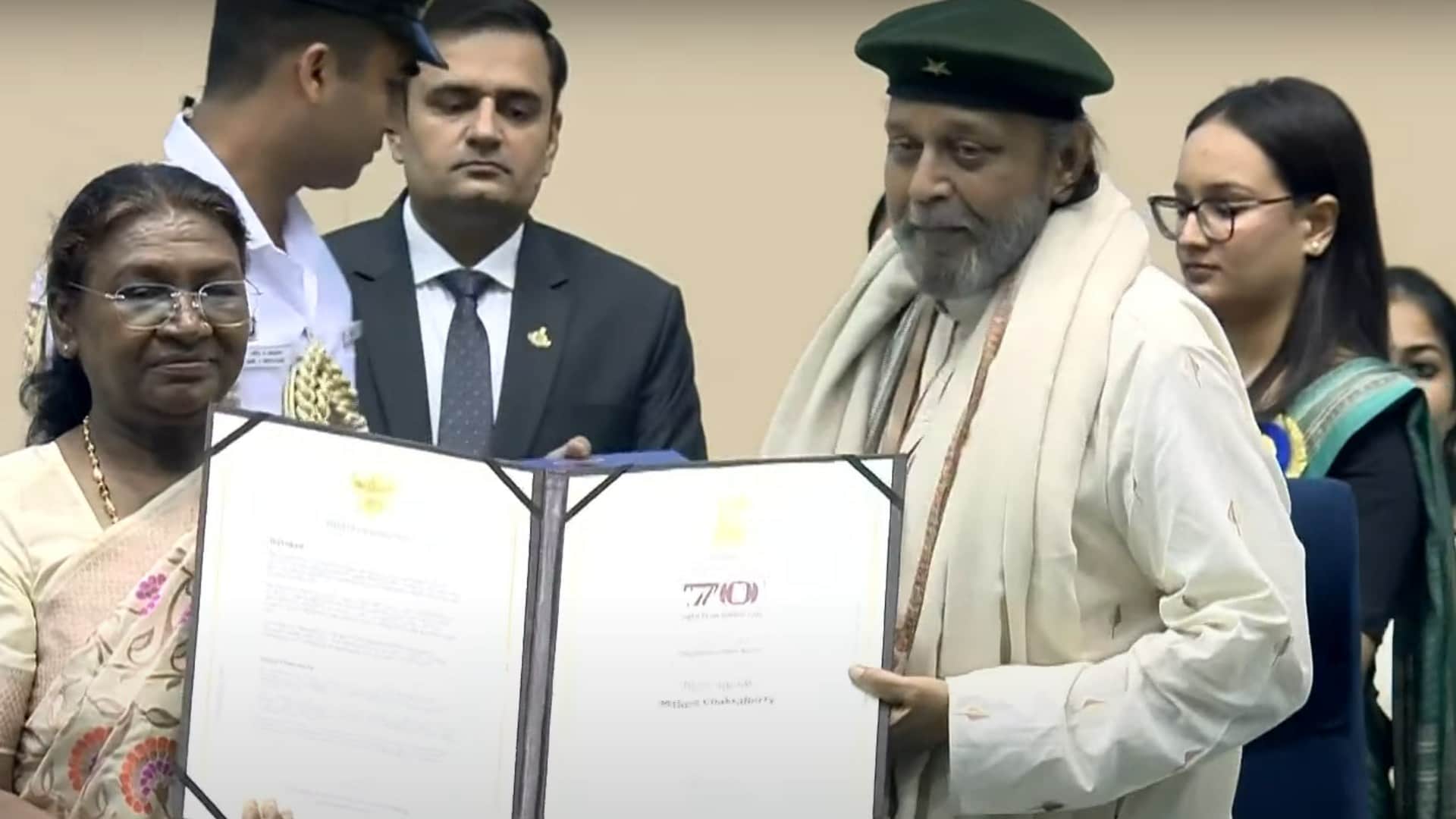 Dharmendra expressed his affection by sending Mithun Chakraborty congratulations for Dada Saheb Phalke Award