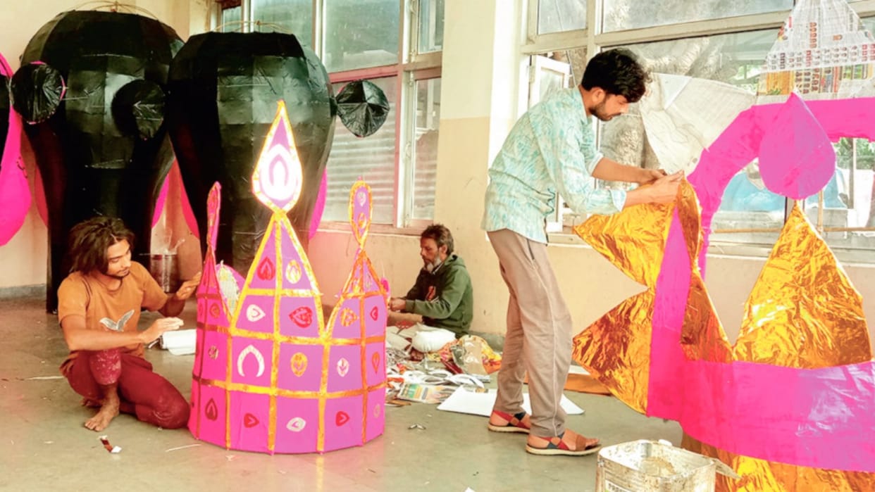 An example of brotherhood: Muslim artisans are adding colors of harmony for Dussehra in Nahan